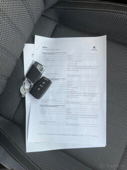 Škoda Superb 2.0 TDi DSG PREMIUM 110kw Combi Matrix Pano - 20