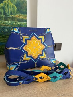 Sara Iris kožená vyšivaná kabelka Dajana Rodriguez - 20