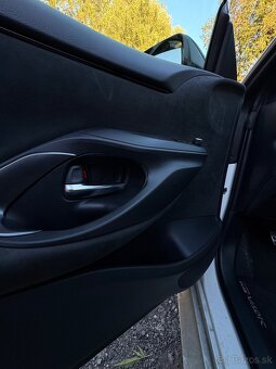 TOYOTA GR YARIS - 20