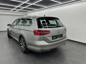 Passat Variant (Combi) GTE Elegance Full LED 160kW Virtual - 20