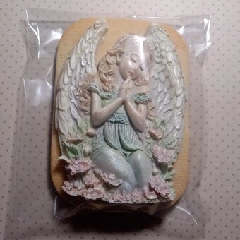 Ručné vyrábané čokolády lepené na maslovéj sušienke - 20