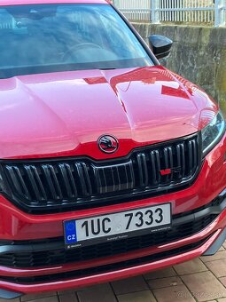 FAREBNY ZNAK SKODA - LOGO EMBLEM SKODA FAREBNE LAKOVANE - 20