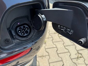 Mercedes-Benz E trieda Kombi 300De 4MATIC Plug-IN Hybrid - 20