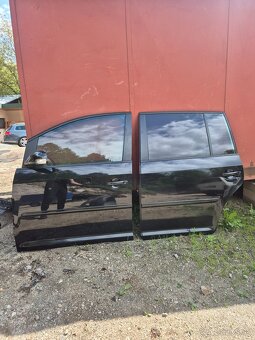 Predám náhradné diely na Volkswagen Touran facelift2007-2013 - 20