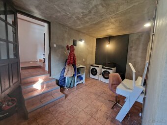 Krásny, moderný, svetlý a zaujímavo riešený dom na predaj - 20