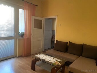 NA PREDAJ - rodinný dom (10 izieb) v meste KROMPACHY - 20