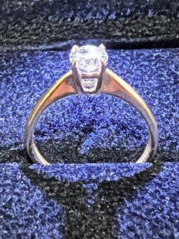 Zlatý dámsky prsteň - luxus - 20