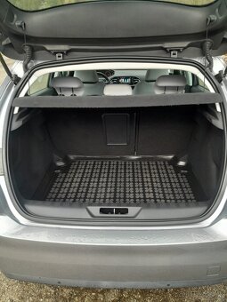 Peugeot 308 benzín - 20