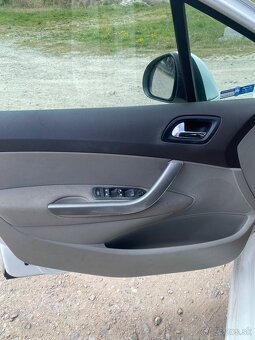 Predám Peugeot 308 1,6 benzín 88kw, 296996km rv 12/2008 - 20