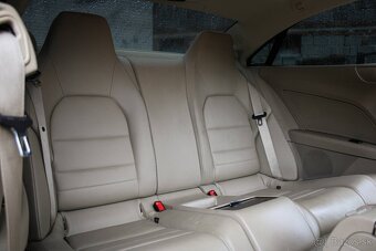 Mercedes-Benz E trieda Kupé 200 BlueEFFICIENCY 7G - 20