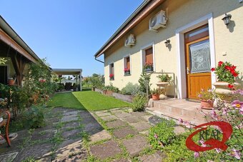 RODINNÝ DOM V SÚKROMNEJ ULIČKE S BAZÉNOM A LETNÝM DOMČEKOM - 20