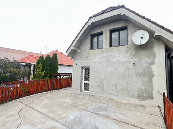 RD (4+1) s garážou a 1259 m2 pozemkom v Hubine - 20