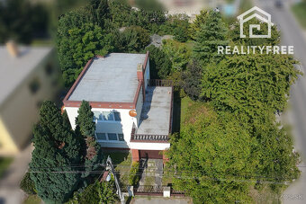 Na predaj: 3izbový rodinný dom s garážou , pozemok 757 m² -  - 20
