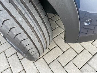 Peugeot 5008 II 1.2PT 96kW ALLURE Kůže Tažné. Navi - 20