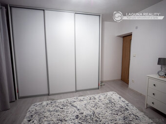 REZERVOVANÉ- 3-izbový, nadštandardne veľký byt s balkónom -  - 20