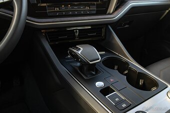 Volkswagen Touareg 3.0 V6 TDI 170 kW Matrix, Vzduch, Masáž - 20