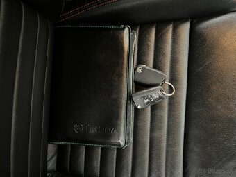 Škoda Octavia Combi 2.0 TFSI RS - 20