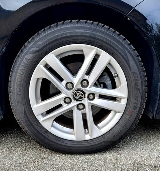 Predám  Toyota Corolla 1.8 Hybrid e-CVT Comfort, 72kW, A/T - 20