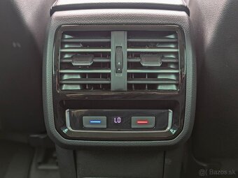 Volkswagen Passat Variant 2.0 TDI 140kW Highline R-Line DSG - 20