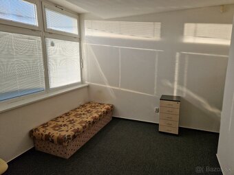 Predám prízemný priestor Piešťany ( Floreát ) - 20