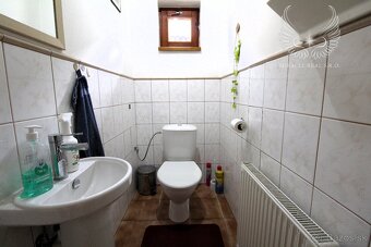 TOP KRÁSNY RODINNÝ DOM S BAZÉNOM A ZÁHRADOU KÚSOK OD ŠALE - 20