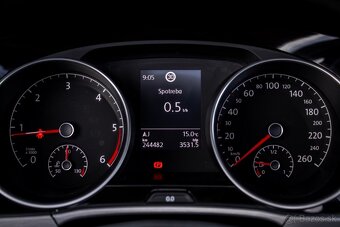 Volkswagen Touran 1.6TDI SCR Comfortline - PANO, ACC - 20