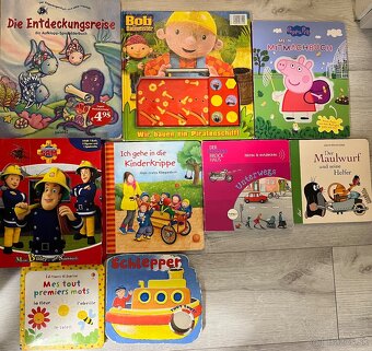 DETSKÉ RÔZNE KNIHY A LEPORELÁ - 20