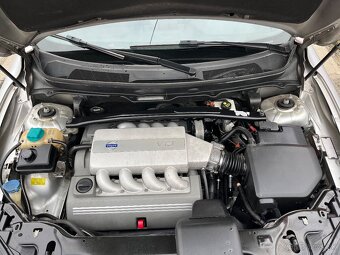 Volvo XC90 4.4 V8 232kW 4x4 = 7 miest, A/T, Navi, Top Stav = - 20