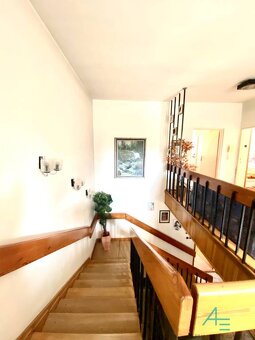 Vila, 6 i, aj pre dve rodiny, na firmu , so záhradou  v cent - 20