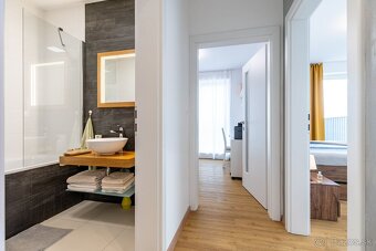 NA PREDAJ MODERNÝ 3-IZBOVÝ BYT S KRÁSNYM VÝHĽADOM - 20