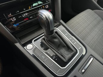 Volkswagen Passat Variant 2.0 TDi DSG - 20