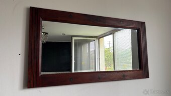 Komoda,jedálenský stôl, zrkadlo set masívneho dreva 240€ - 20