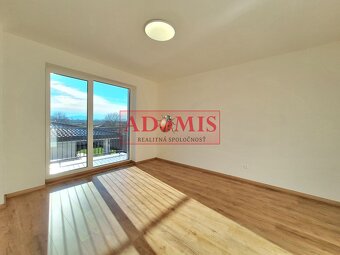 ADOMIS - predám moderný 5izbový RD v Košiciach, predzáhradka - 20