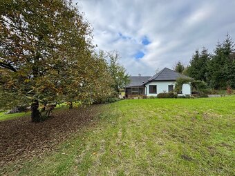 Rodinný dom s jazierkom pod lesom - 20