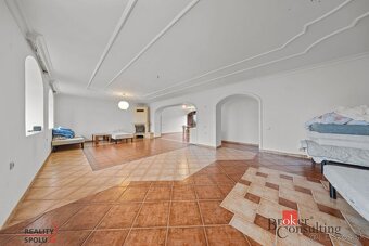 VILA v centre  mestskej časti Rača - 20