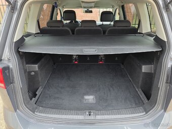 Volkswagen Touran 2.0 TDi 2016 LED/Masáž Nová STK SK ŠPZ - 20