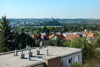 Priestranný 4-izb. mezonet 145m²,2 loggie–Zobor,NR - 20