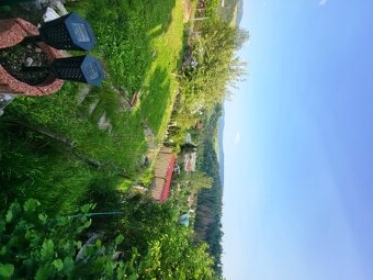 Krásna záhrada s chatkou na južnom svahu aj s IS - 20