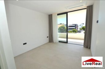 SUKOŠAN, VILA NA PLÁŽI S BAZÉNOM - 20