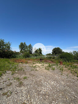 Reality KOMPLEX s.r.o. Vám ponúka na predaj priestranný rodi - 20