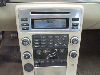 VOLVO XC70 D5 151kw AWD Momentum Kinetic 07/2010 - 20