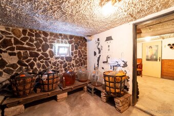 Na predaj rodinný dom s rozľahlým pozemkom 1788m2 MODRA - 20