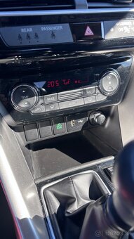 Predám Mitsubishi ECLIPSE CROSS ročník 2020 - 20