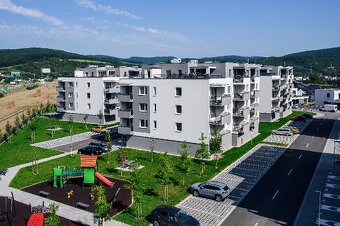 Prenájom | Nadštandardný 3-izbový byt s terasou a vírívkou - 20