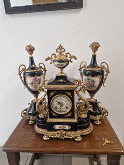 Porcelánové hodiny a vázy - 20