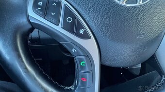 Hyundai i30 1.6 CRDi M6 2.majiteľ, nove v SR - 20