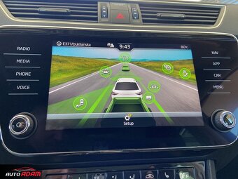 Škoda Superb Combi 2.0TDi 110kW DSG Ambition - 20