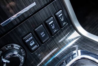 Nissan Pathfinder 3.0 V6 LE A/T - 20