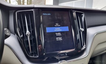 Volvo XC60 B5 2.0L Momentum Pro AWD A/T - 20