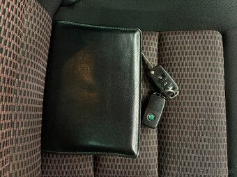 Škoda Octavia Combi 2.0 TDI CR DPF Elegance DSG - 20